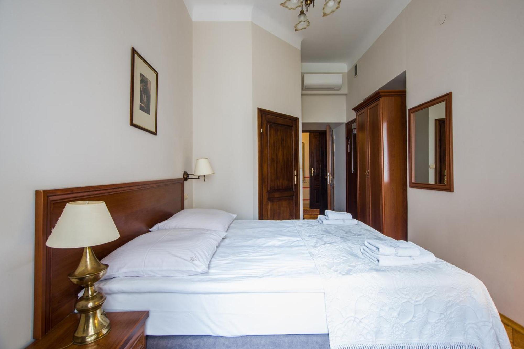 Aparthotel Basztowa Krakow Exterior photo